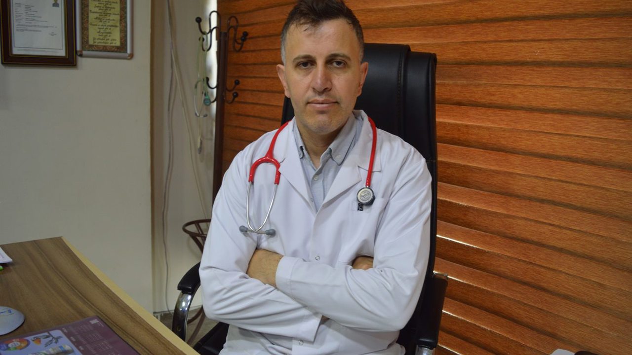 Dr. Güneş: Emzirmede en büyük hata "Sütüm gelmiyor" deyip vazgeçmek