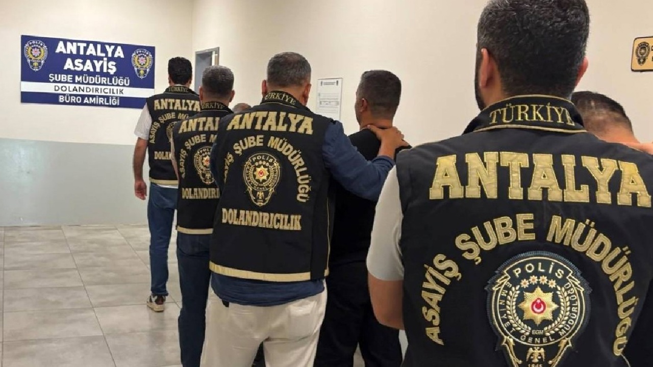 Antalya'da aranan 526 şahıs yakalandı