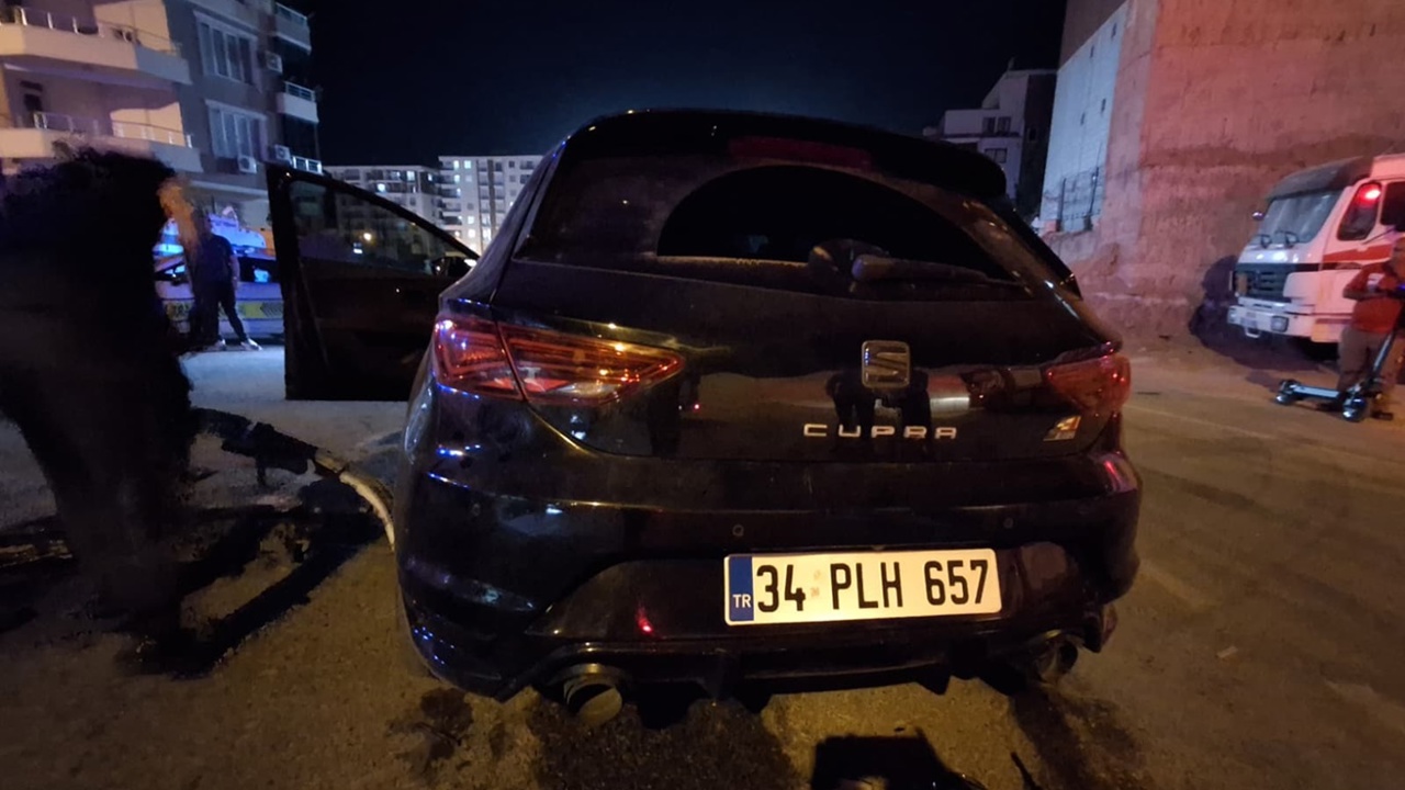 Batman'da iki otomobil kafa kafaya çarpıştı: 2 yaralı