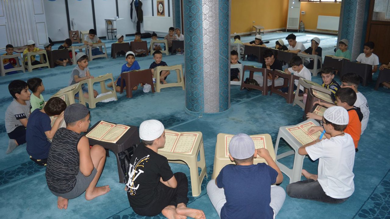 Siirt'te camiler çocukların Kur'an sesiyle şenleniyor