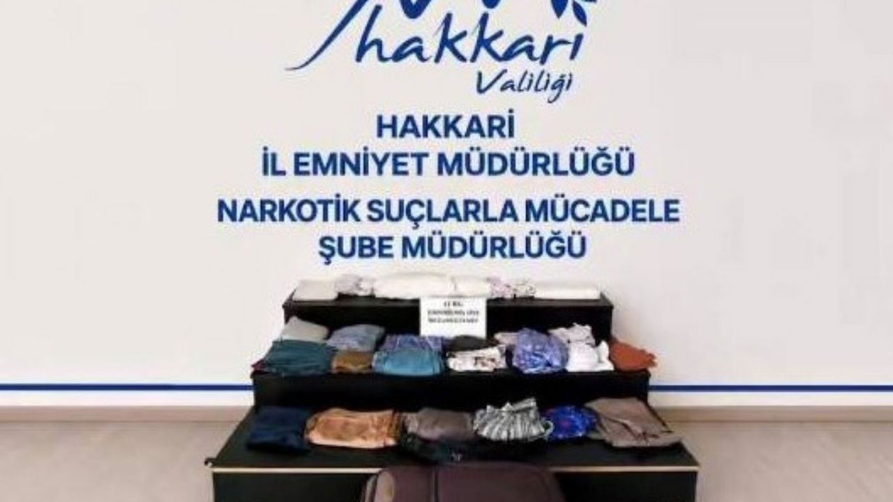 Hakkari'de kıyafetlere emdirilmiş 13 kilogram metamfetamin ele geçirildi