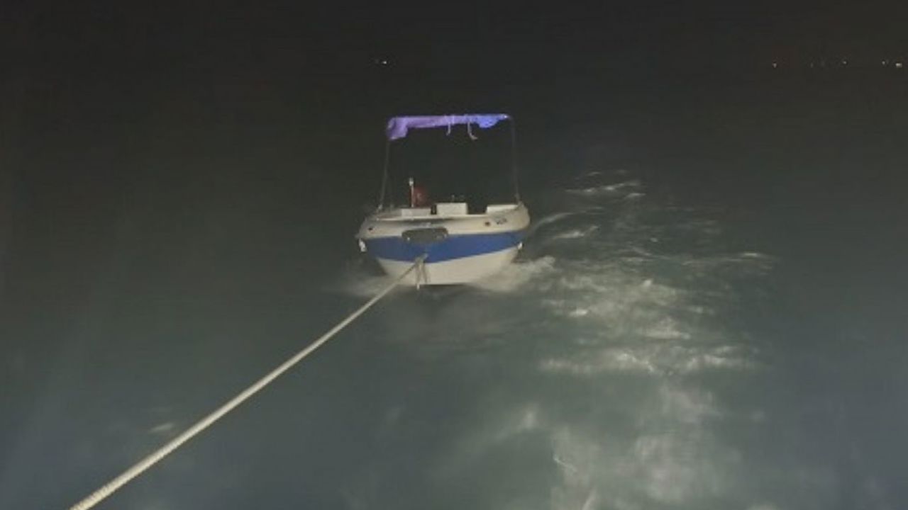 Tekirdağ'da motor arızası yapan teknedeki 2 kişi kurtarıldı
