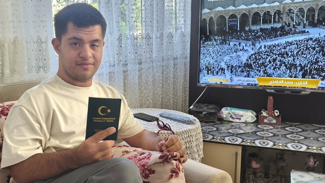 Engelli gencin Kâbe hayali gerçekleşiyor