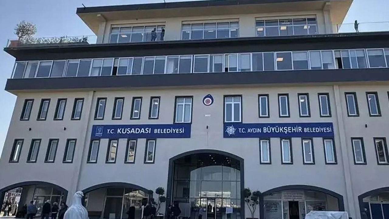 Kuşadası Belediyesine rüşvet ve irtikap operasyonu: 15 şüpheli gözaltına alındı 