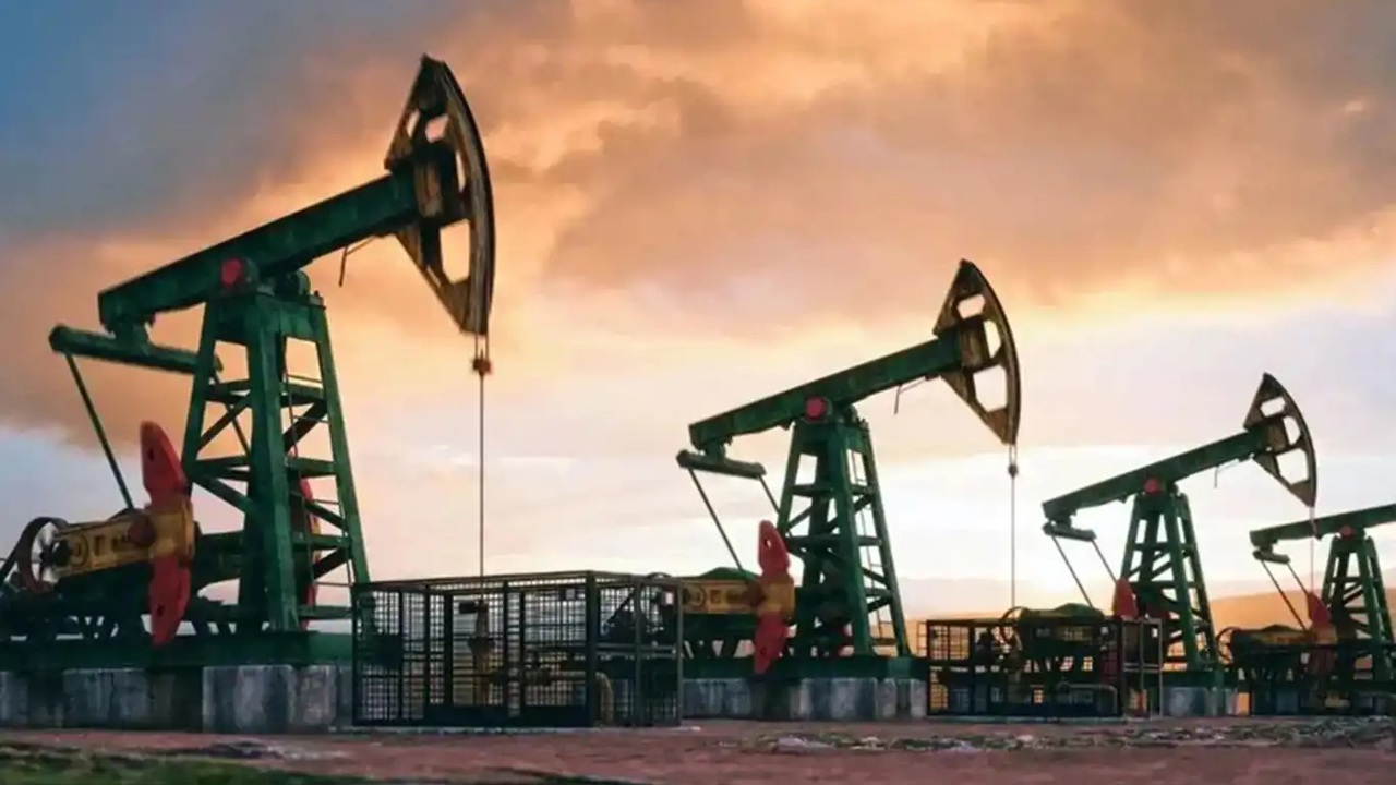 Hürmüz Boğazı'na ilişkin belirsizlik petrol fiyatlarını yükseltti