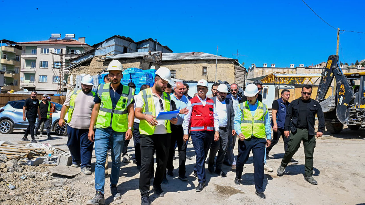 Büyükşehir Belediye Başkanı Er, Hekimhan'daki yatırımları inceledi