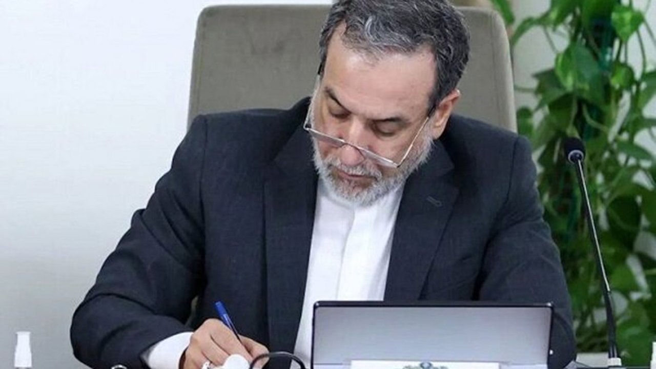 Arakçi'den İslam ülkelerine çağrı: Gerçek kardeşliği kucaklama zamanı