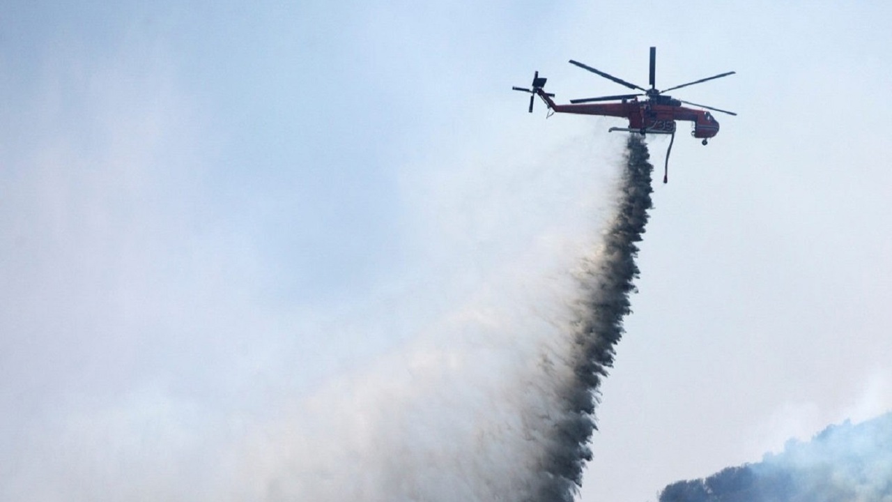ABD’de orman yangınında görev yapan helikopter düştü