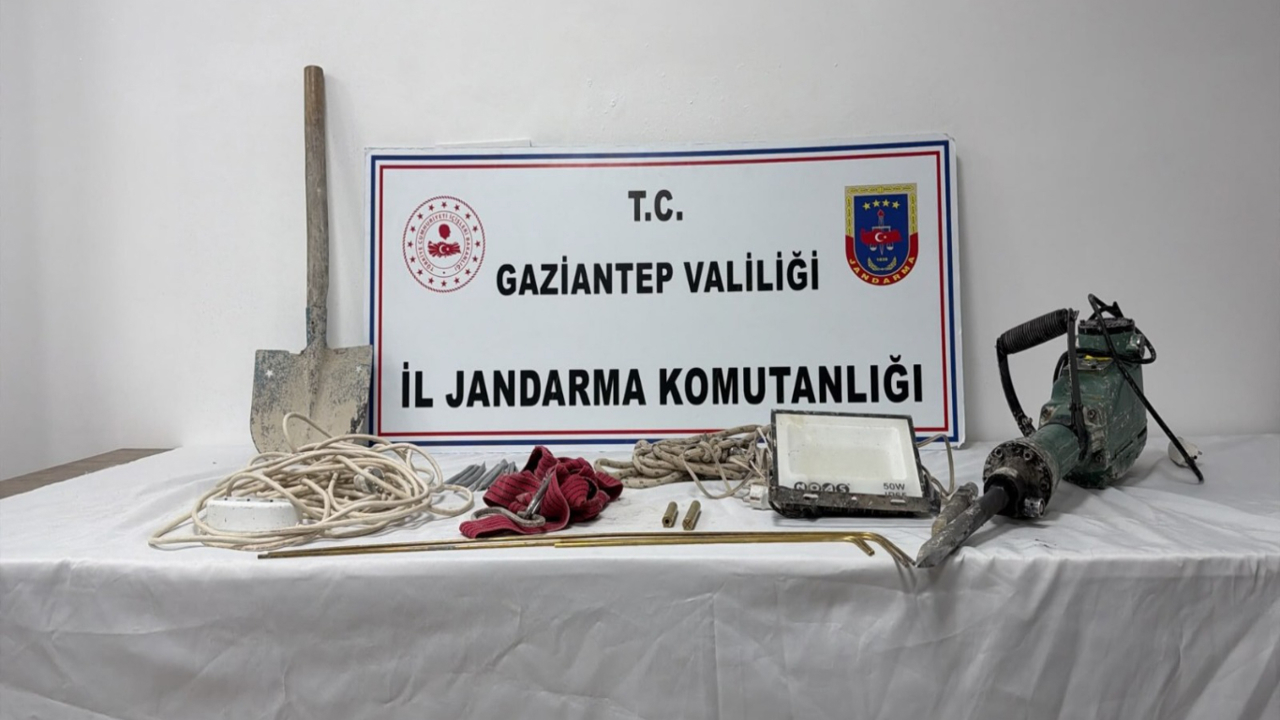 Gaziantep'te kaçak kazı yapan 5 şüpheli suçüstü yakalandı