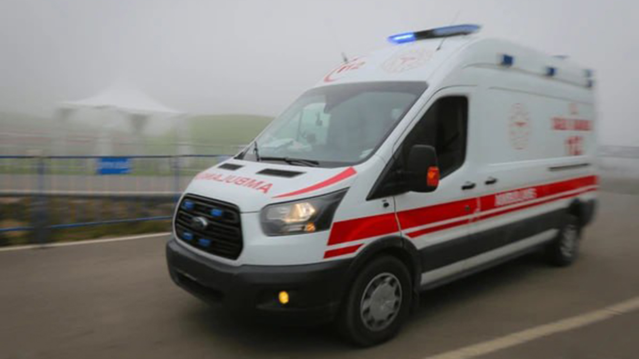 Hatay'da tır otomobile çarptı: 1 ağır yaralı