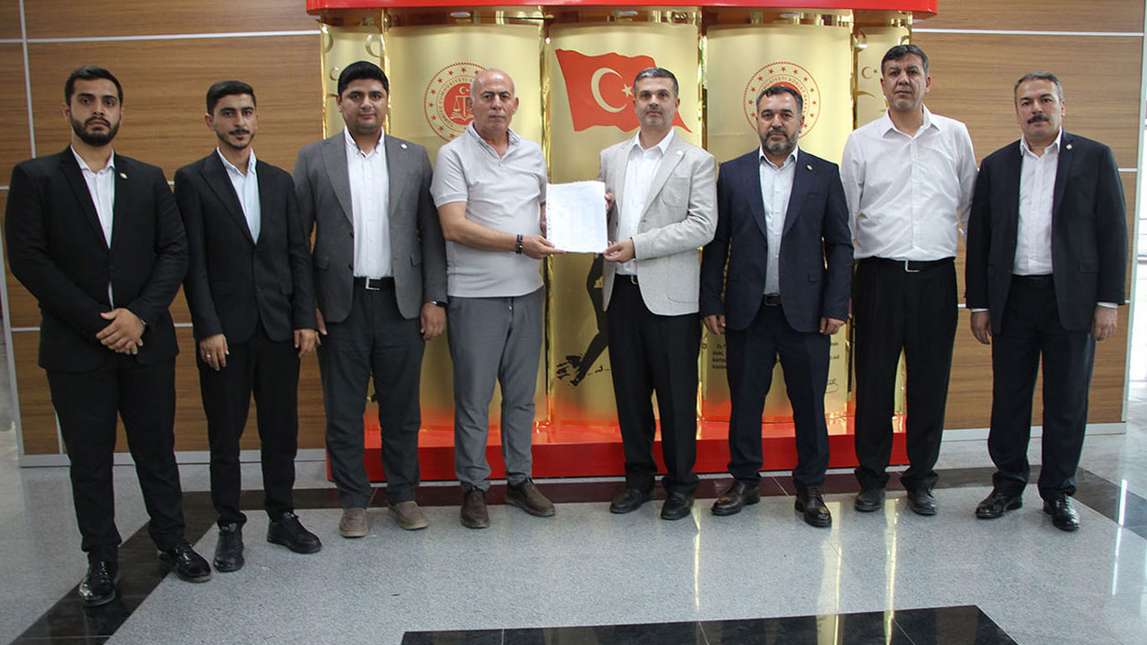 HÜDA PAR Gaziantep İl Başkanı Kaya mazbatasını alarak göreve başladı