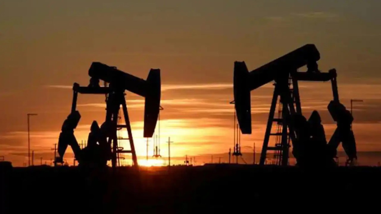 Brent petrolün varil fiyatı 85,15 dolara yükseldi