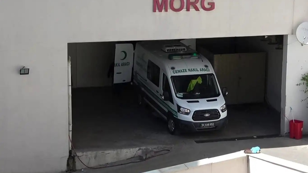 Osmaniye’de traktör dere yatağına devrildi: Karı koca hayatını kaybetti