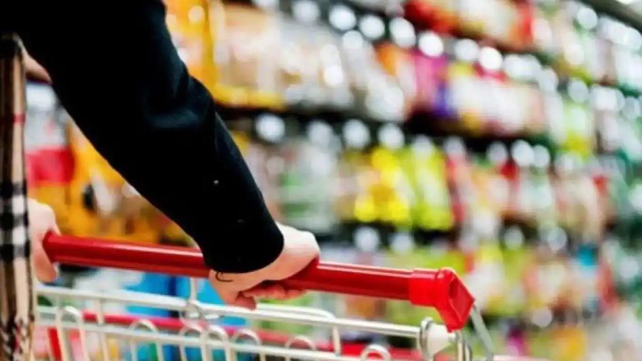 Haziranda ticaret satış hacmi yıllık bazda düştü, perakende satış hacmi yükseldi