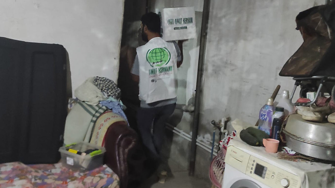 İzmir Umut Kervanı onlarca aileye gıda yardımında bulundu