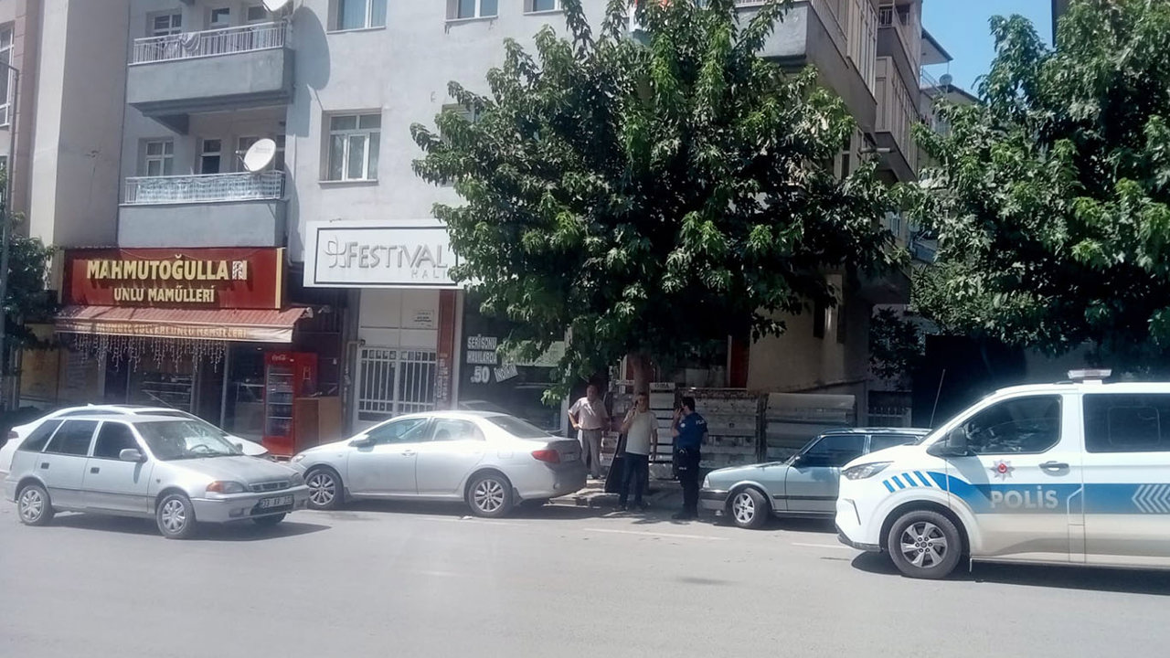 Malatya'da otomobil yayaya çarptı: 2 yaralı