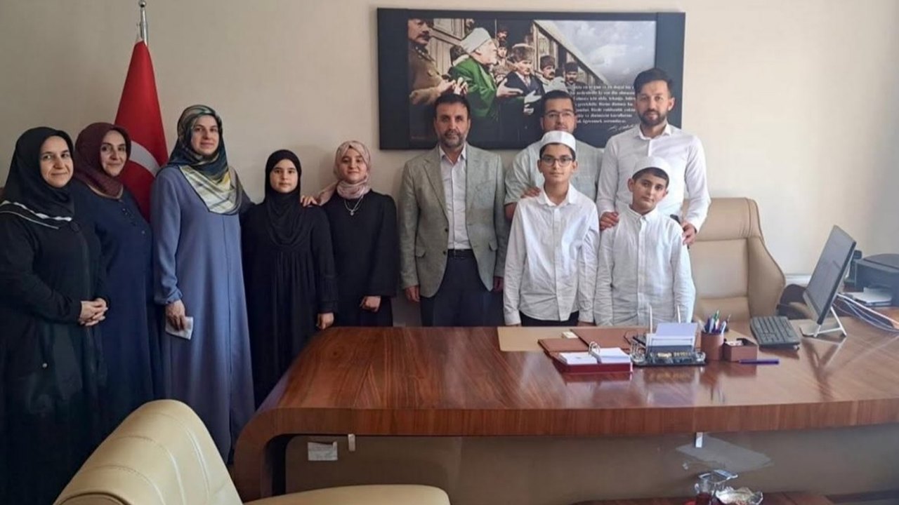 Hafız öğrenciler Kur'an-ı Kerim'i güzel okumak için yarıştı