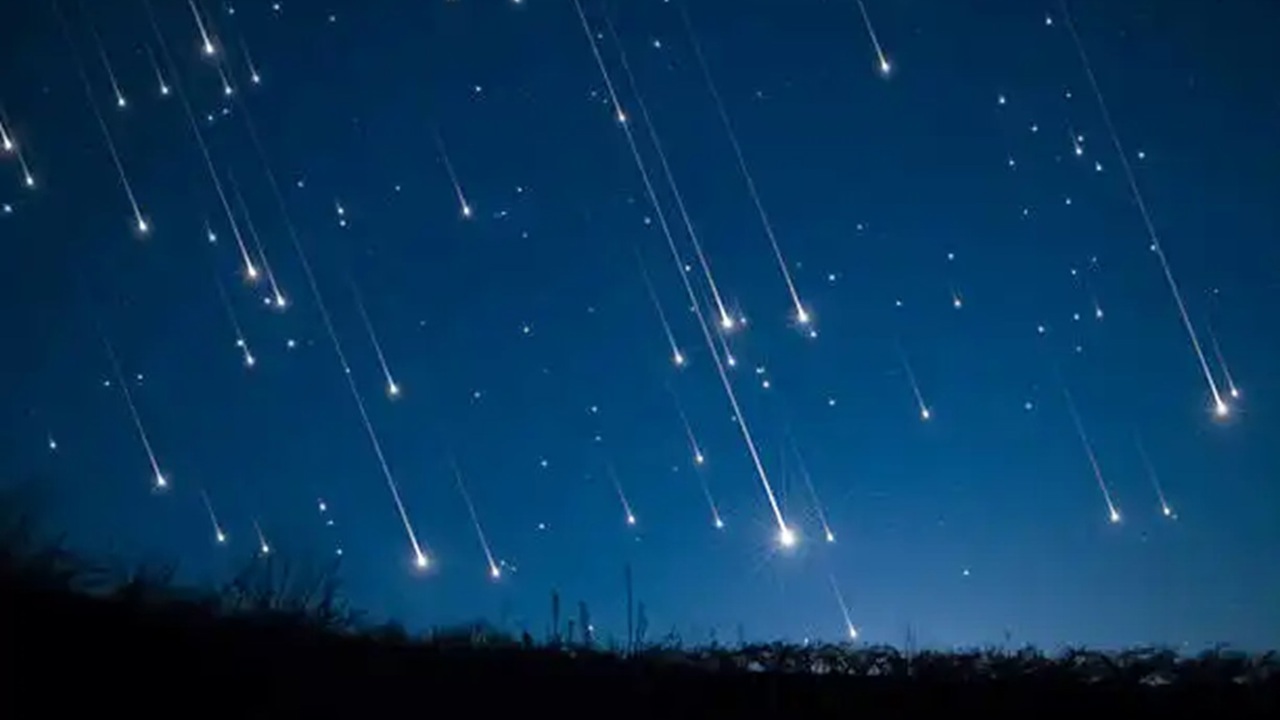 Perseid gök taşı yağmuru zirvede