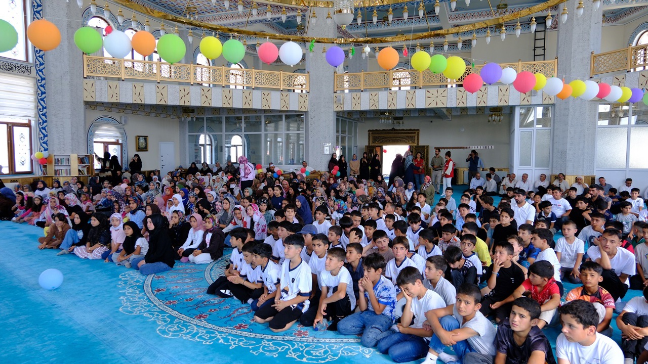 Van’da yaz Kur’an kursları yoğun bir katılımla sona erdi