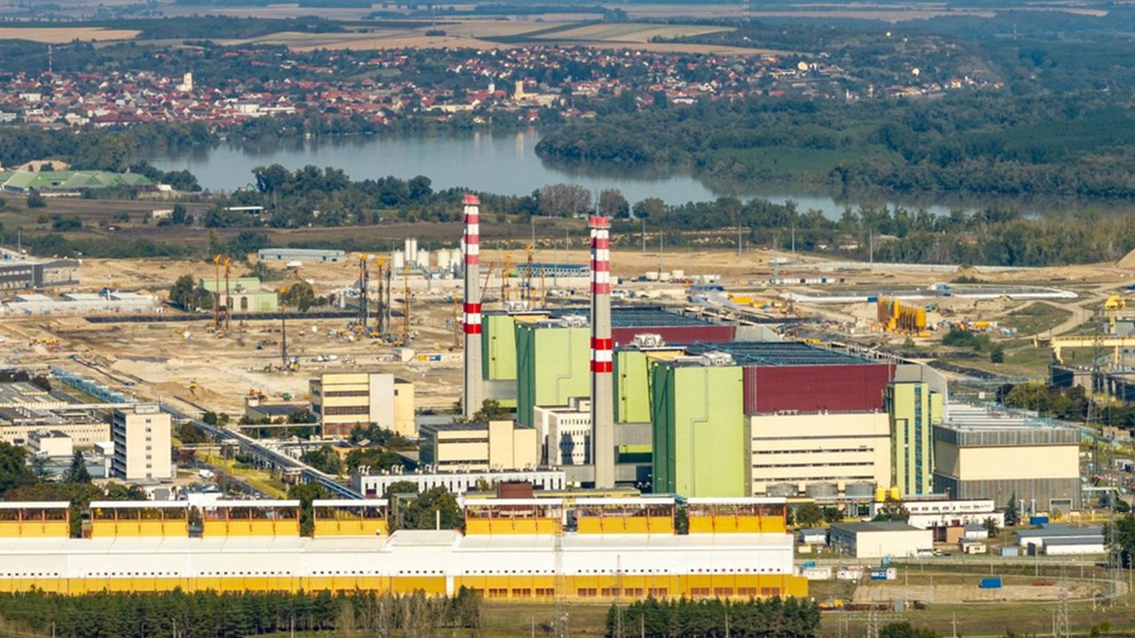 Macaristan, nükleer santrali korumak için Tuna Nehri'ne bent inşa edecek