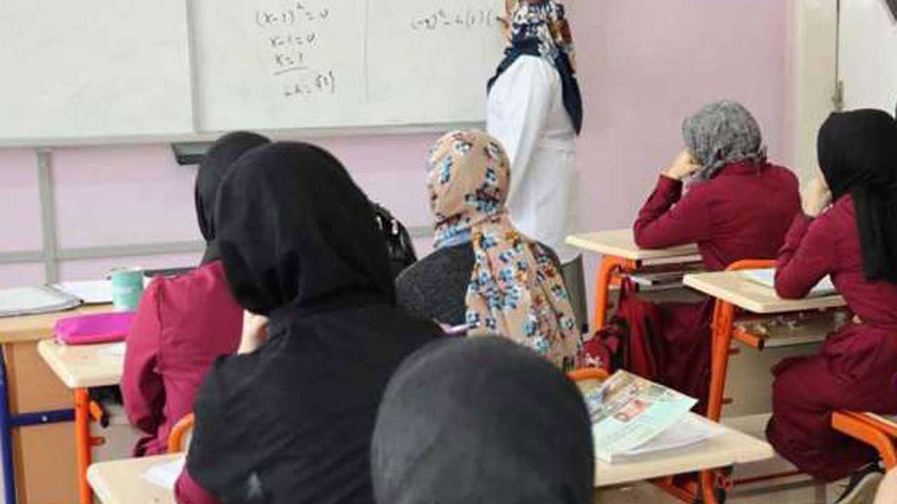 Eğitim-Bir-Sen mazeret tayini çıkmayan öğretmenler için il veya ilçe emri istedi