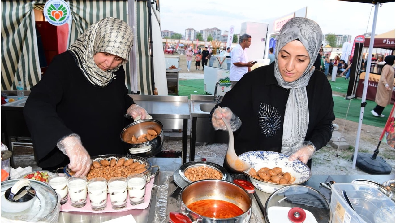 Malatya'da ev hanımları yöresel lezzetler için yarıştı