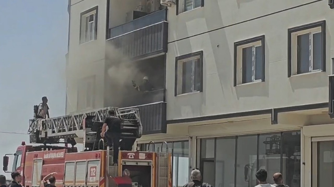 Mardin'de 5 katlı apartmanda yangın: 1’i bebek 3 kişi dumandan etkilendi