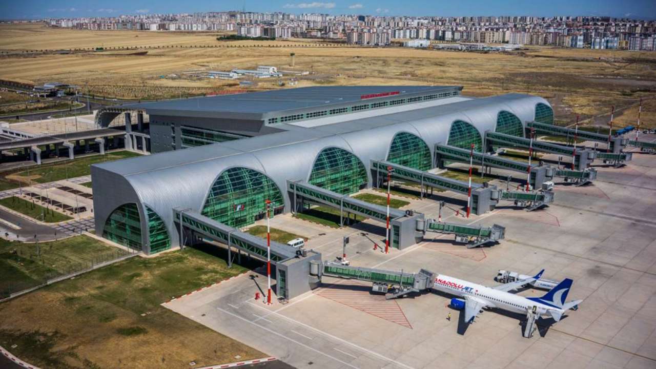 Diyarbakır ve Kayseri havalimanlarının statüsü yükseltildi