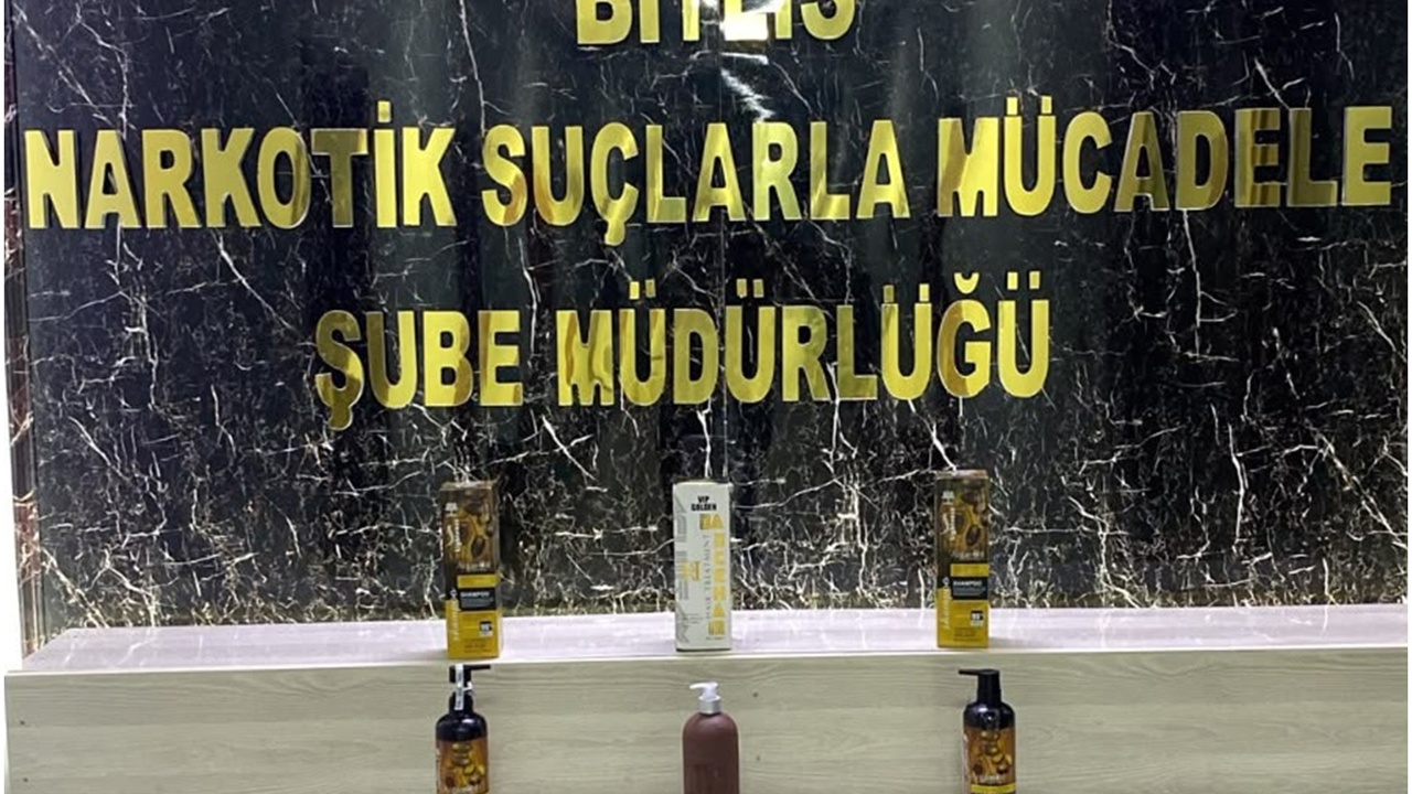 Şampuan şişelerine gizlenmiş 3 kilogram sıvı uyuşturucu ele geçirildi