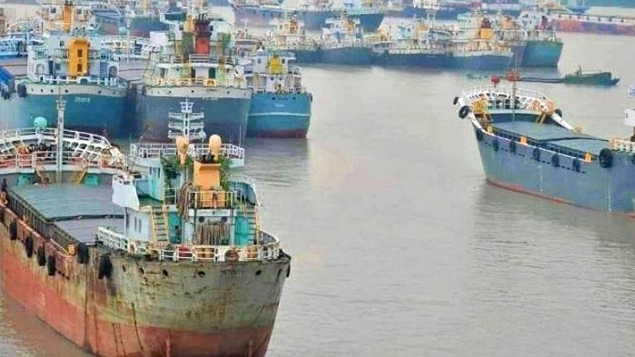 Bangladeş'te gemi sökümü sırasında gaz sızıntısında 9 kişi öldü