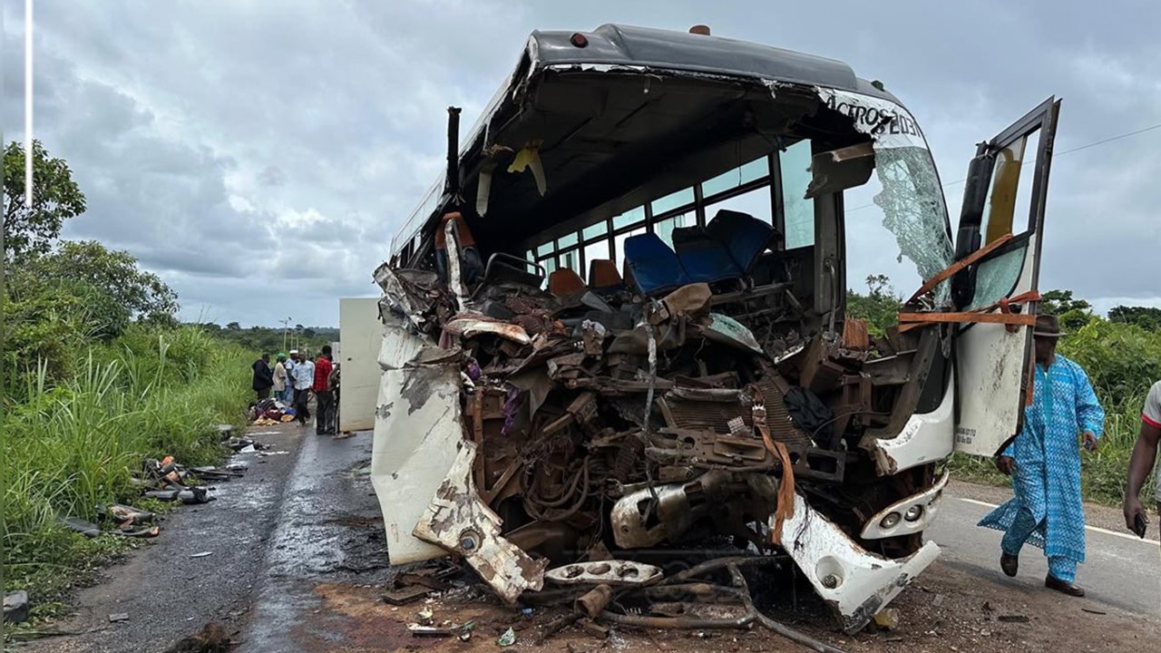 Kamerun'da otobüs kazası: 16 ölü