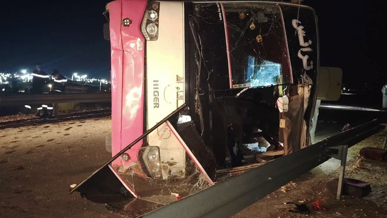 Cezayir'de otobüs devrildi: 6 ölü 31 yaralı