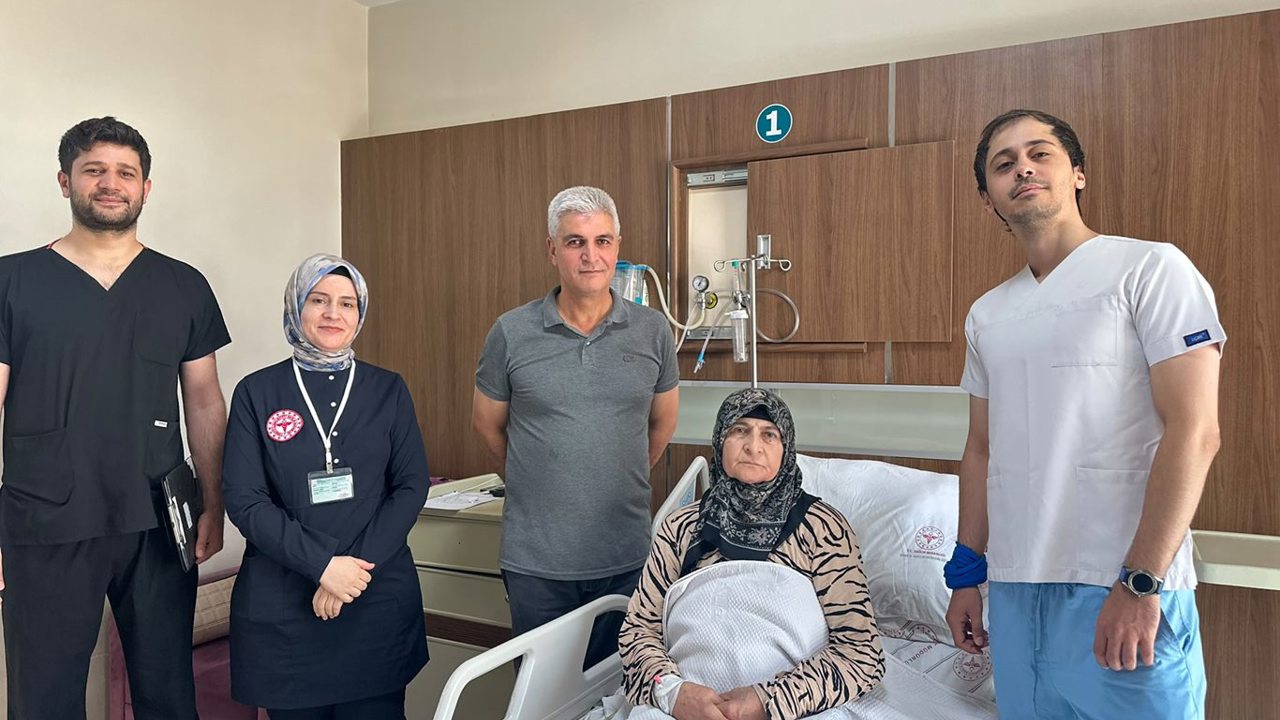 Siirt’te ilk kez total diz protezi revizyonu ameliyatı gerçekleştirildi