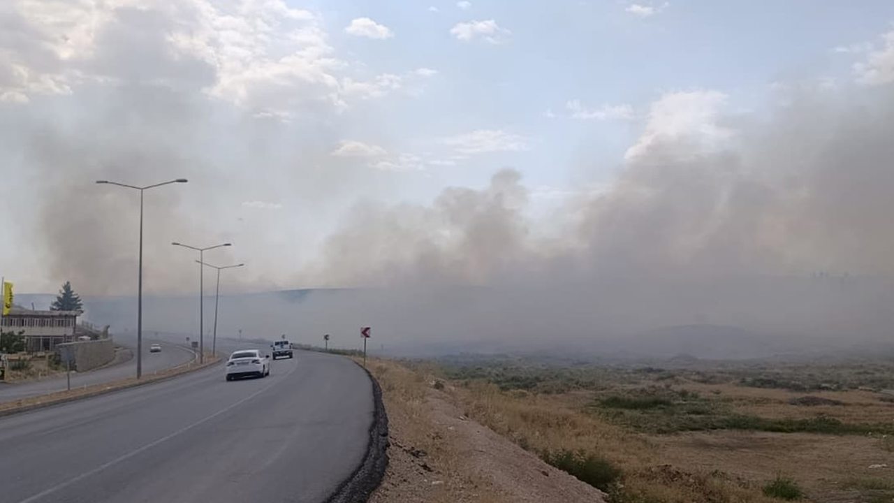 Siirt’te anız yangını: 100 dönümden fazla alan zarar gördü