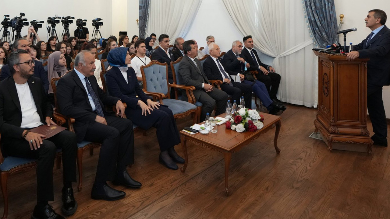 Dijital Vatan Akademisi Bakan Tekin’in açılış dersiyle başladı