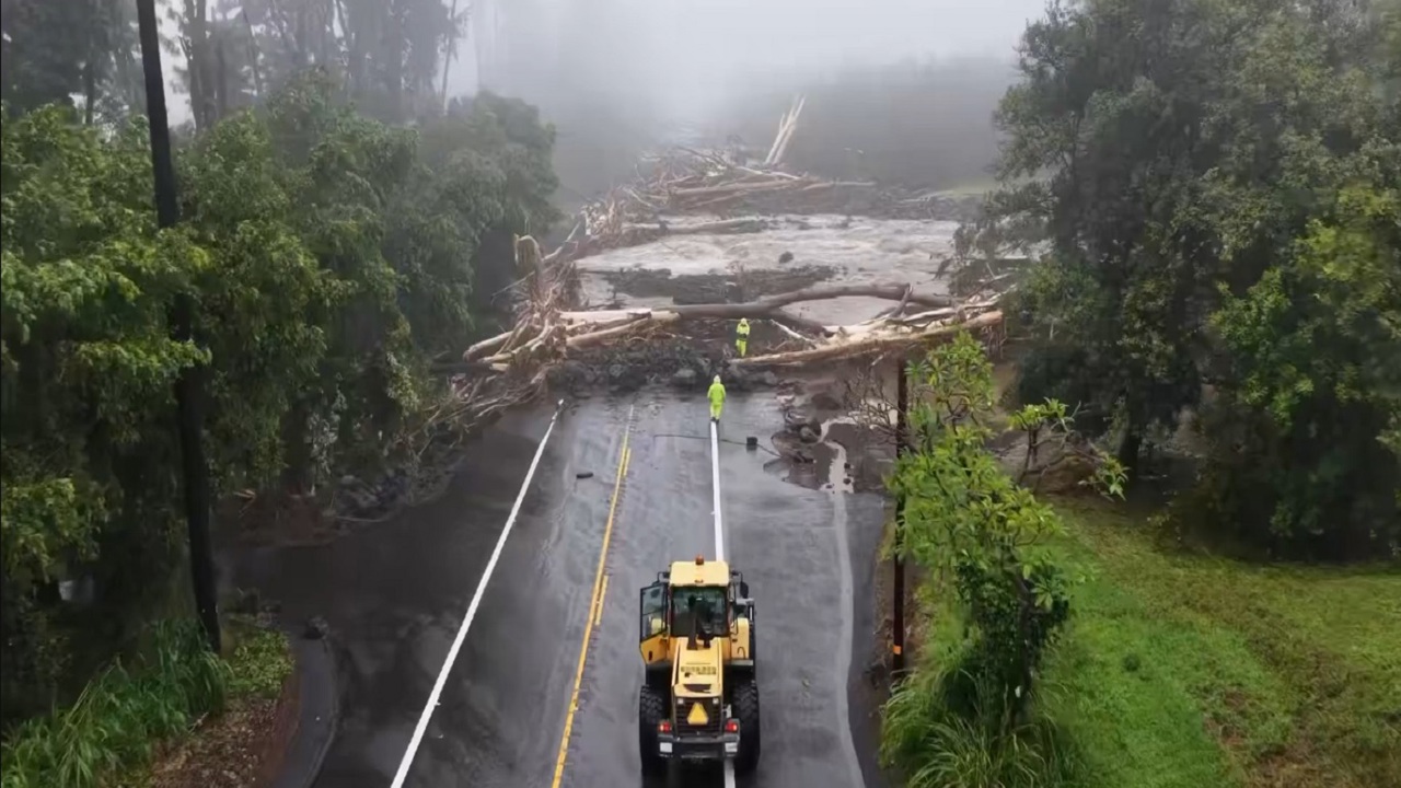 Hawaii'de Lala alarmı devam ediyor: 180 binden fazla elektrik abonesi elektriksiz kaldı