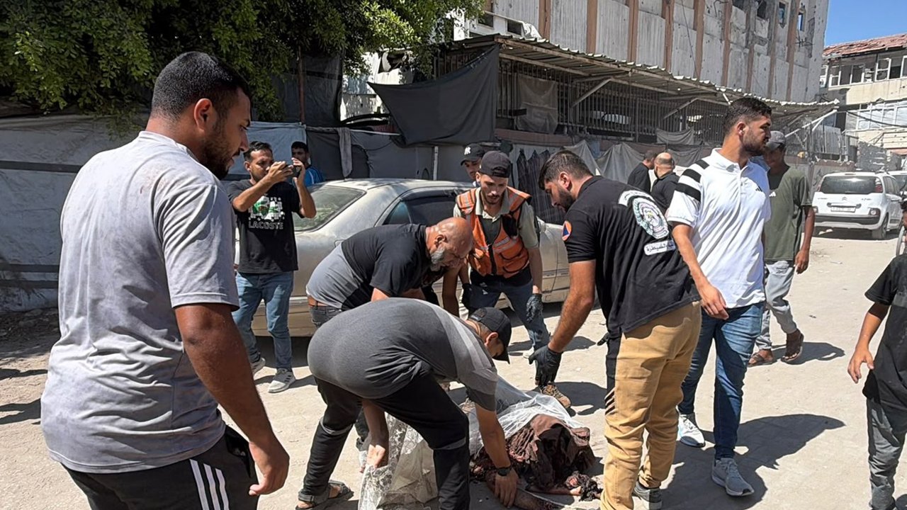 Gazze'de belediye polis merkezine saldırı: 9 şehit 15 yaralı
