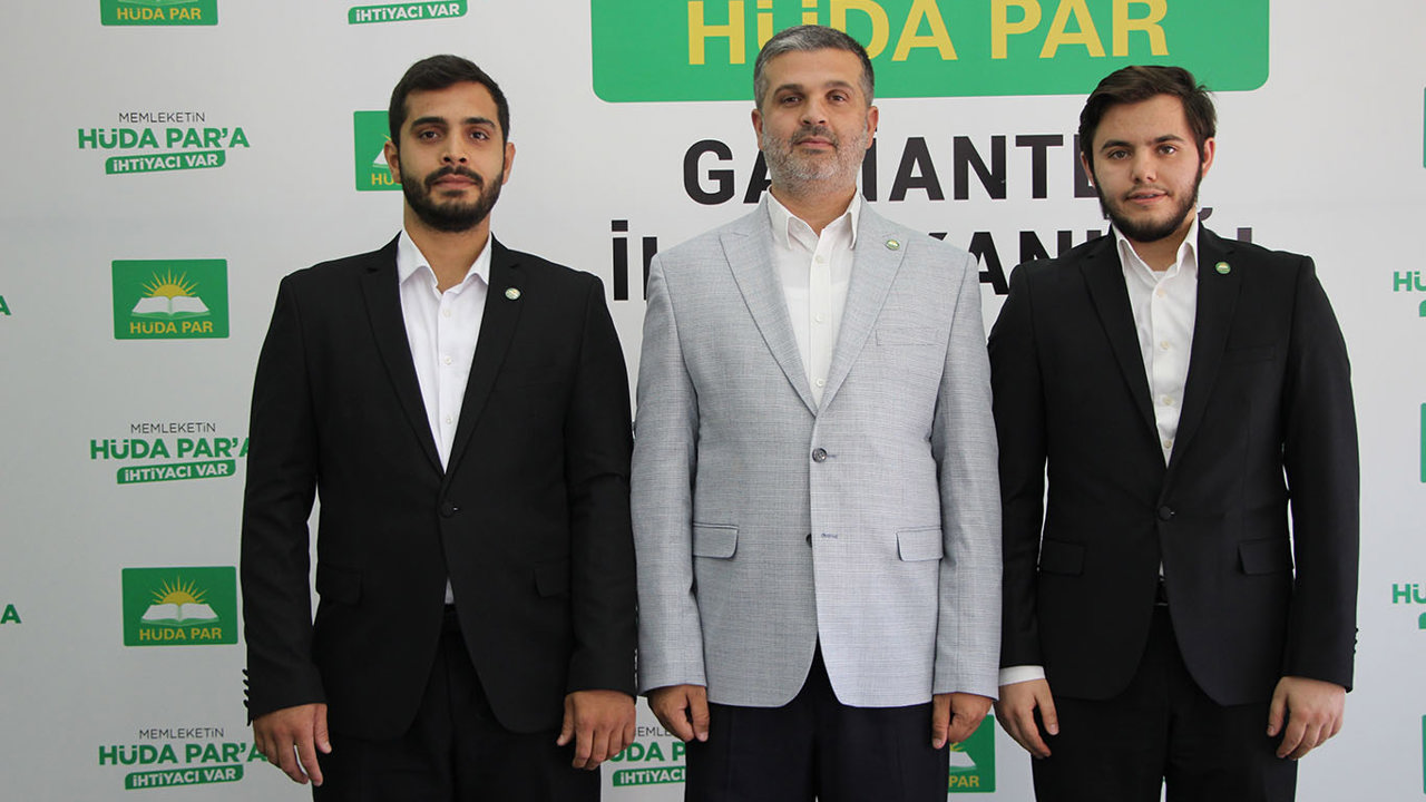 HÜDA PAR Gaziantep, iki ilçede gençlik kolları başkanlığında değişikliğe gitti