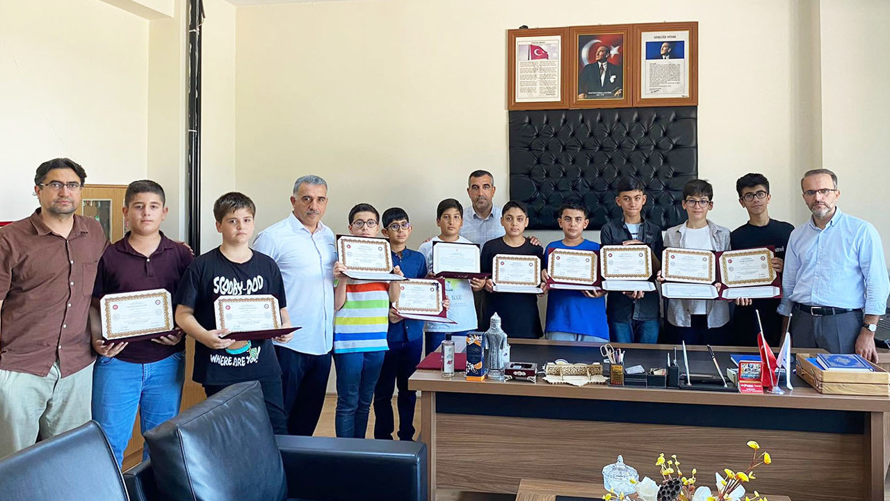 Malatya'da hafızlık eğitimini tamamlayan öğrenciler belgelerini aldı