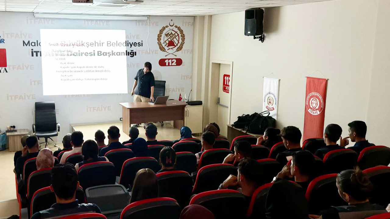 İtfaiye sualtı dalış ekibine dalgıç sağlığı ve güvenli dalış eğitimi