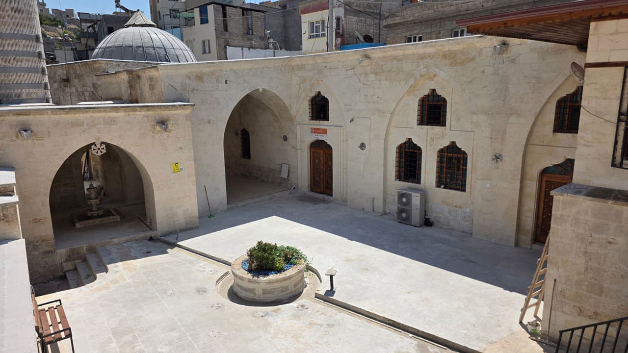 Şanlıurfa'da tarihî Mahmutpaşa Camii yeniden ibadete açılıyor