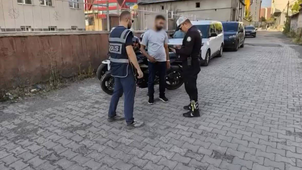 Ağrı'da çevreyi rahatsız eden sürücüye idari para cezası