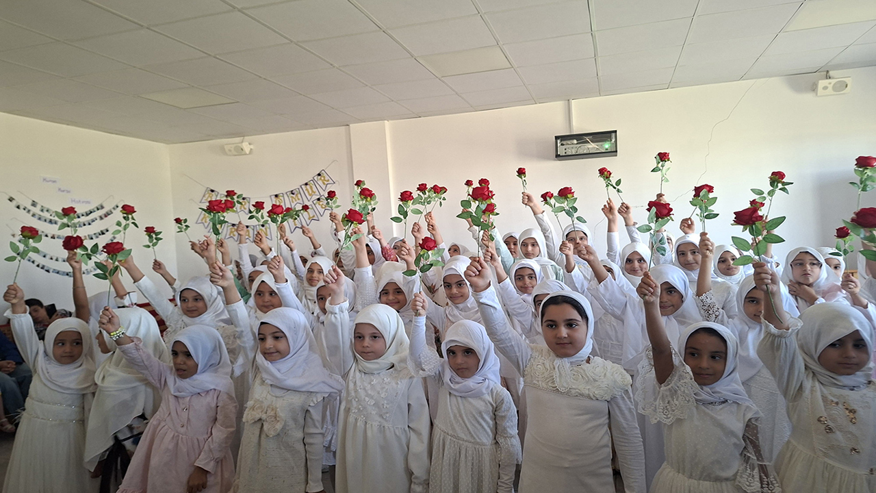 Diyarbakır'da 97 öğrencinin katıldığı yaz Kur'an kursu sona erdi