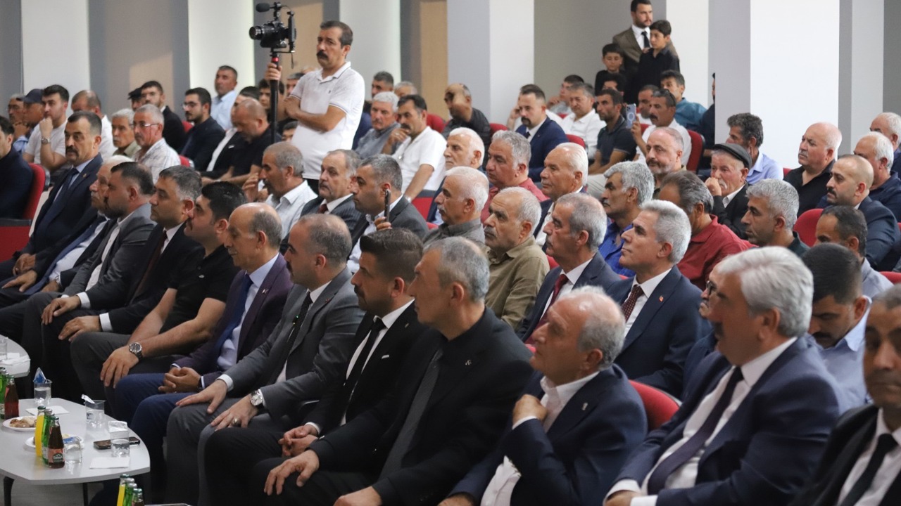 MHP Hekimhan’da Efendi Akyüz Yeniden Başkan Seçildi