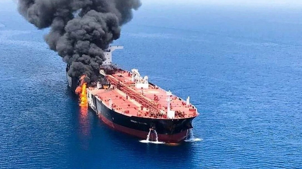 Hürmüz Boğazı'nda tanker, Devrim Muhafızlarının döşediği mayına çarptı