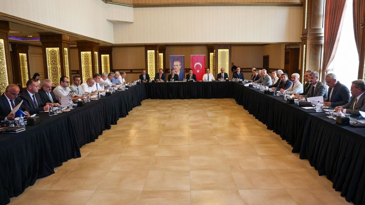 Mersin'de eğitim toplantısı