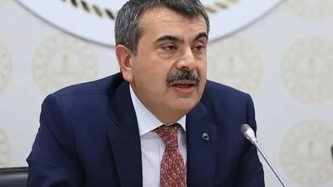 Bakan Tekin: Öğretmenlerin mesleki çalışmaları 1-4 Eylül'de çevrim içi yapılacak
