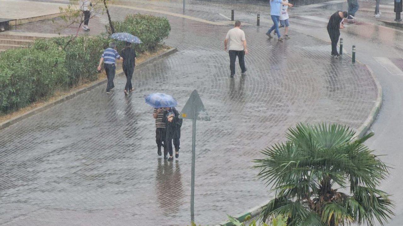 Sıcaklıklar düşüyor, yağışlı hava geliyor