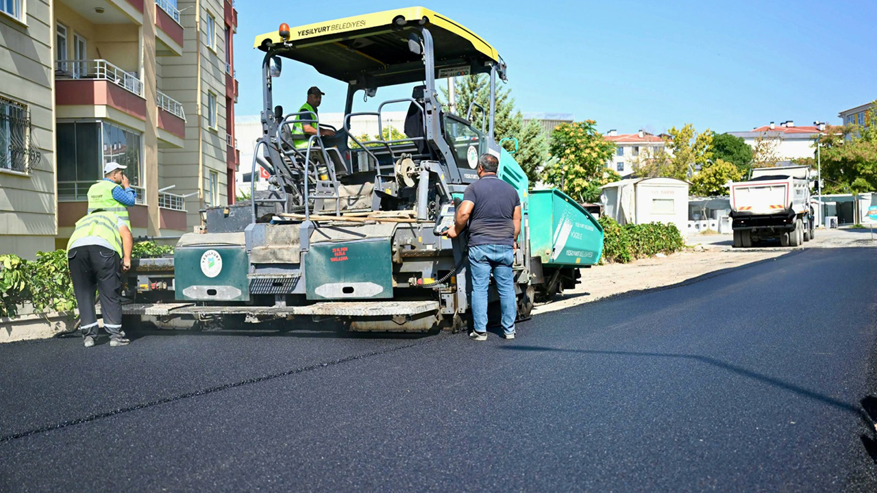 Malatya'da asfalt serim çalışmaları devam ediyor