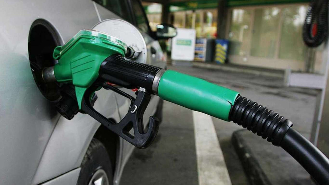 Benzine 2 lira 72 kuruş zam geldi
